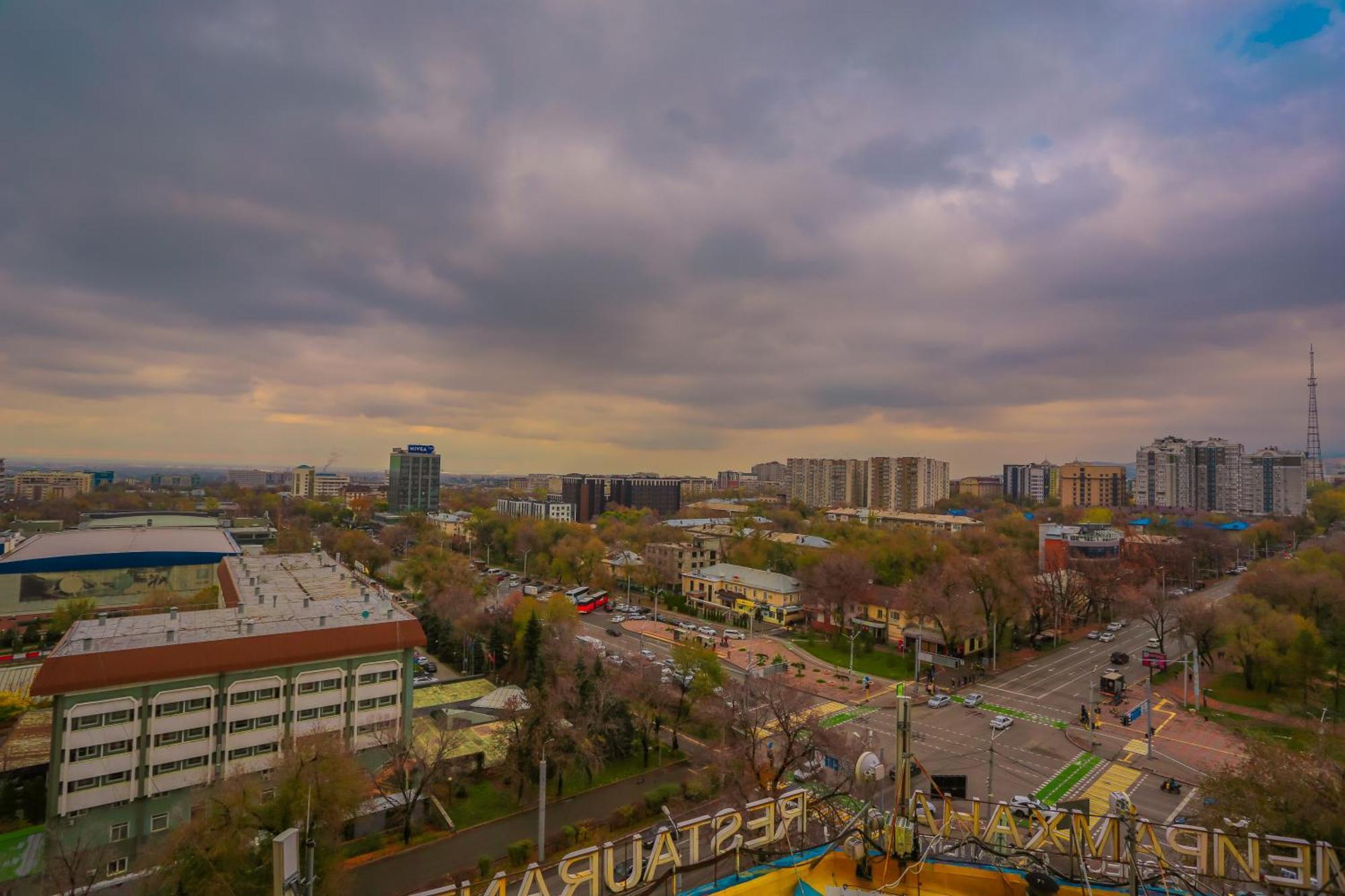 Regardal Hotel Almaty Bagian luar foto