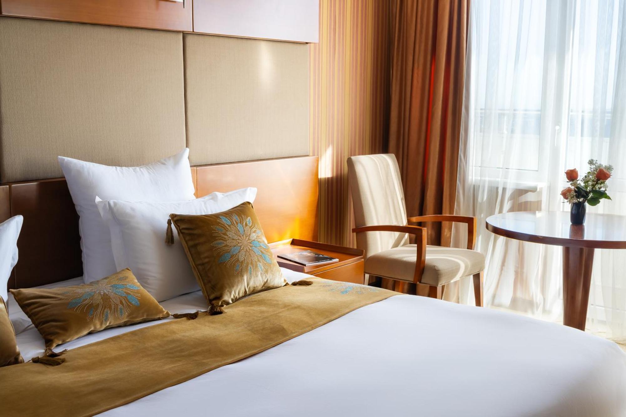 Regardal Hotel Almaty Bagian luar foto