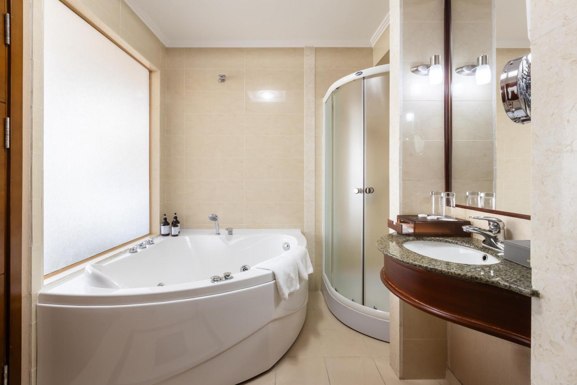 Regardal Hotel Almaty Bagian luar foto