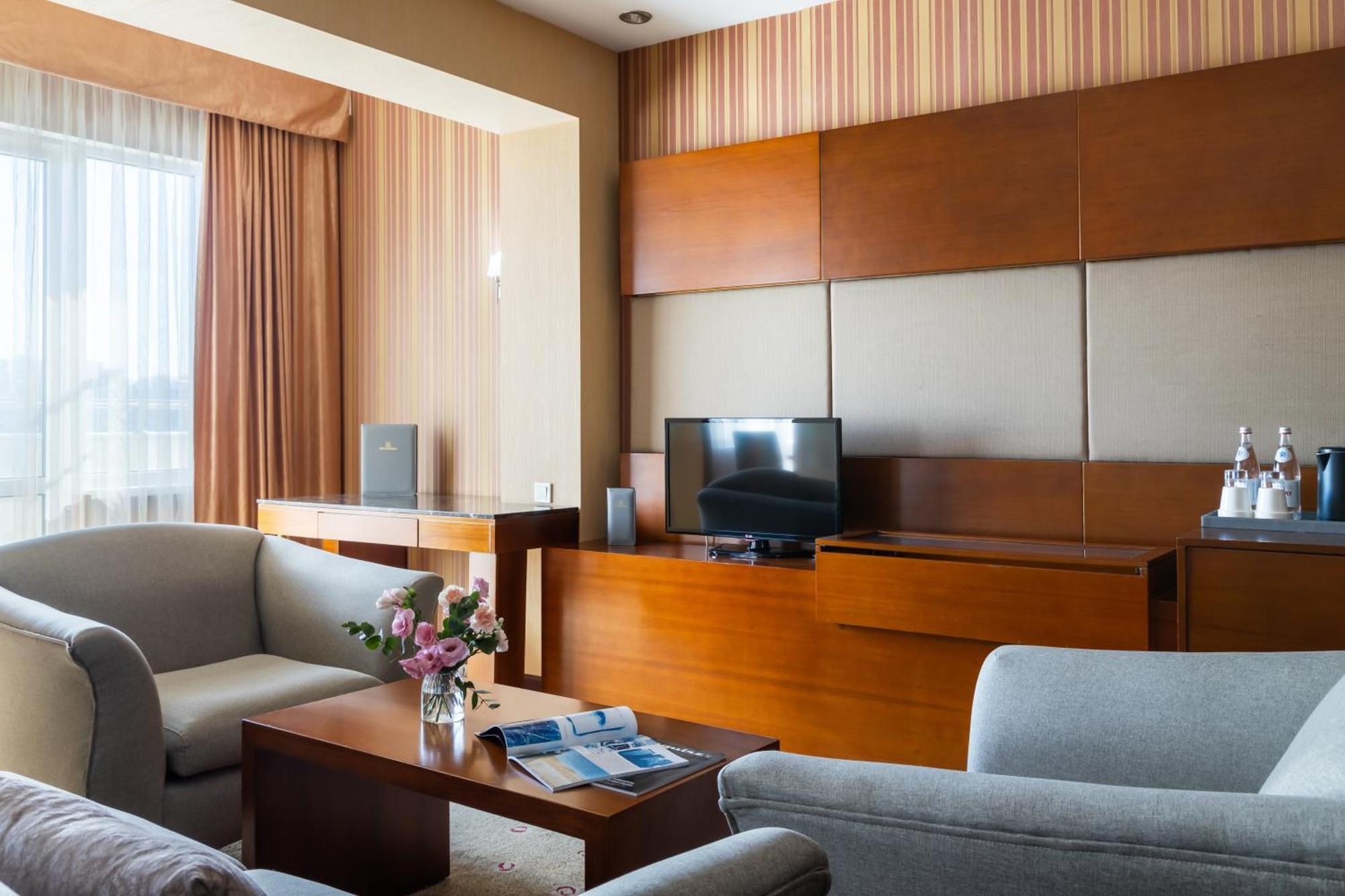 Regardal Hotel Almaty Bagian luar foto