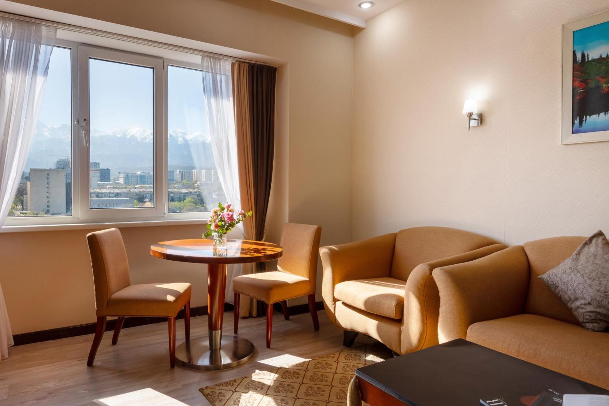 Regardal Hotel Almaty Bagian luar foto