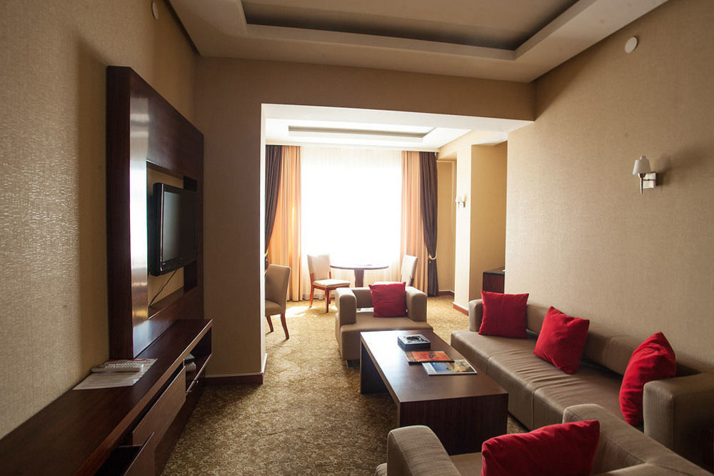 Regardal Hotel Almaty Bagian luar foto