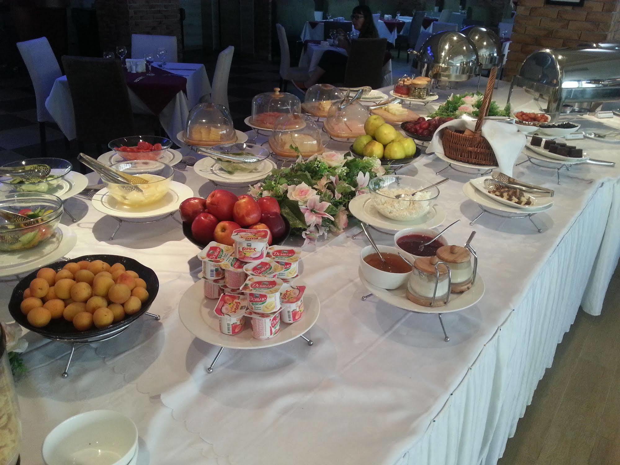 Regardal Hotel Almaty Bagian luar foto