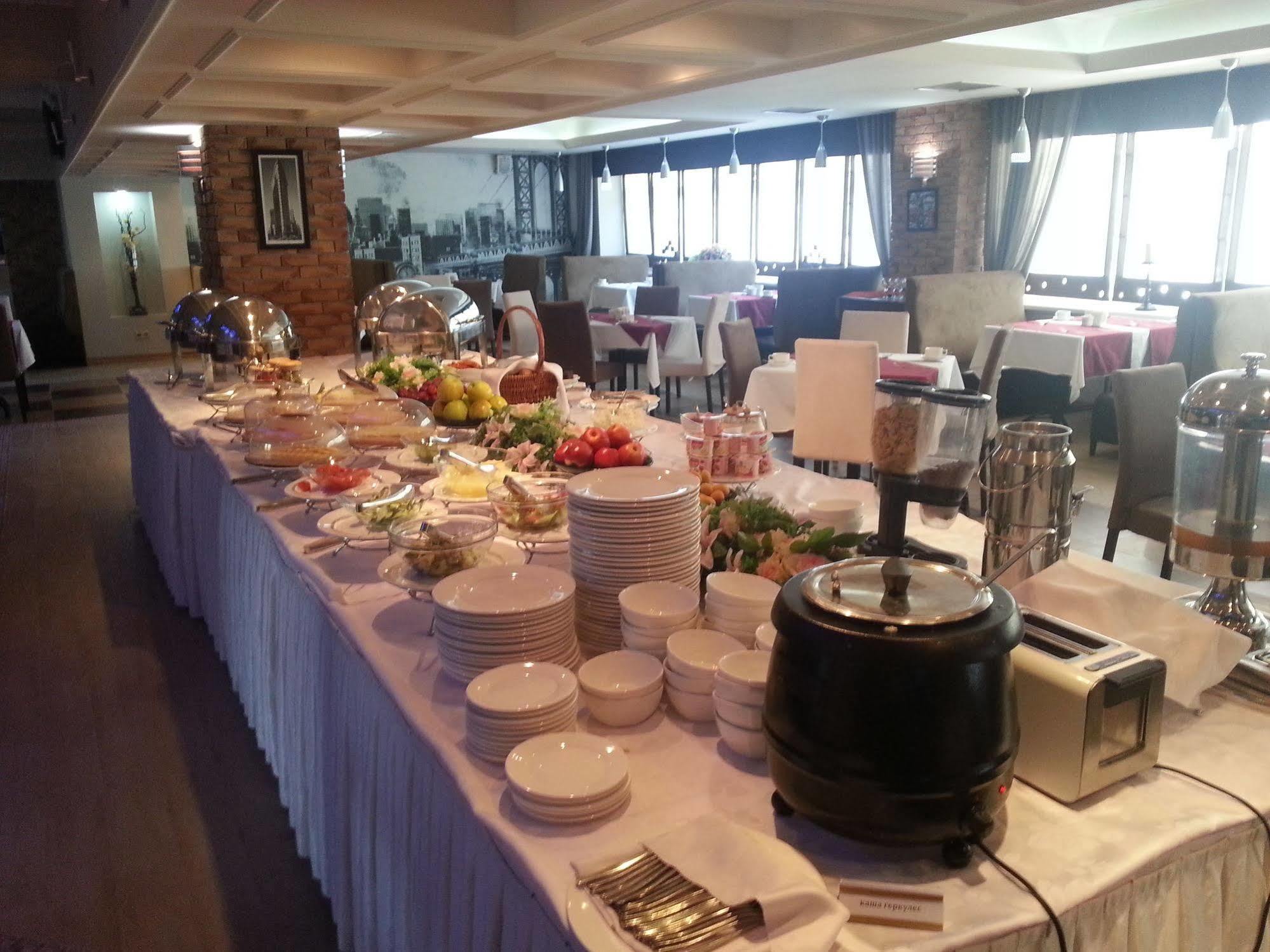 Regardal Hotel Almaty Bagian luar foto
