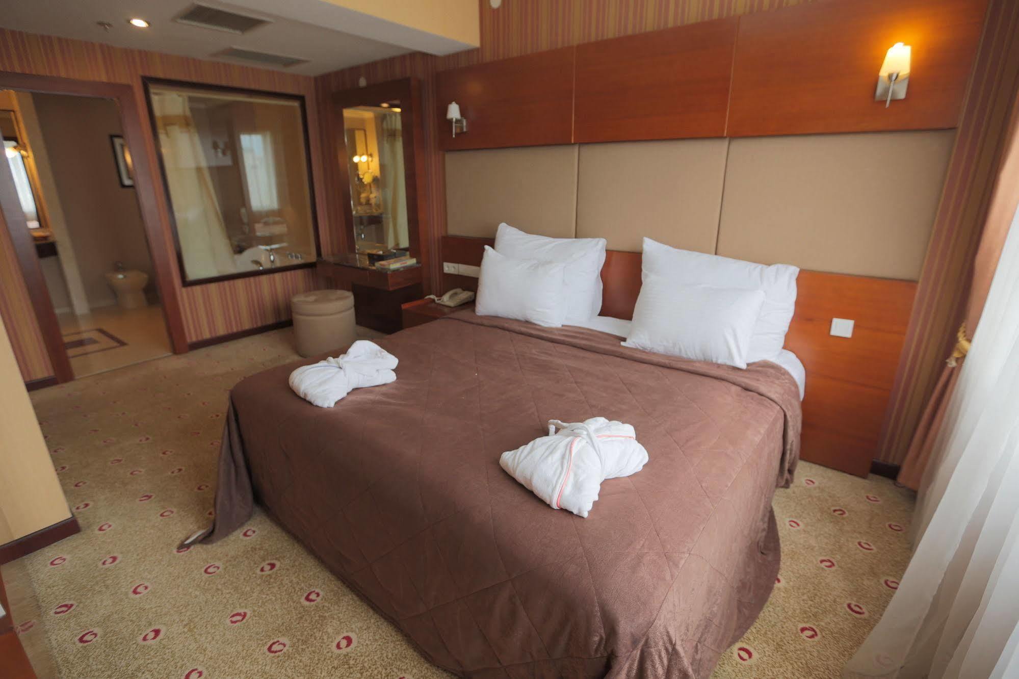 Regardal Hotel Almaty Bagian luar foto