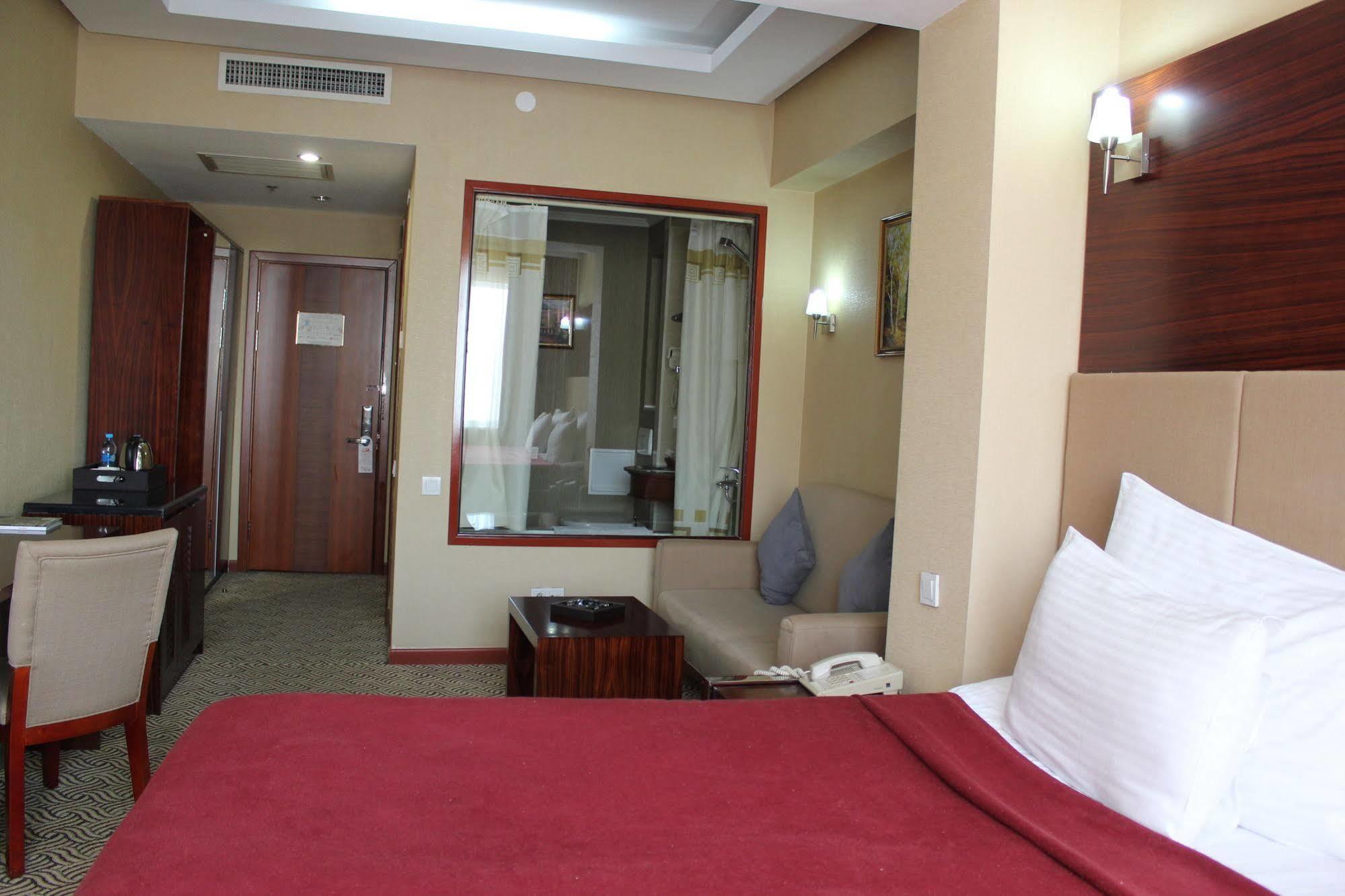 Regardal Hotel Almaty Bagian luar foto
